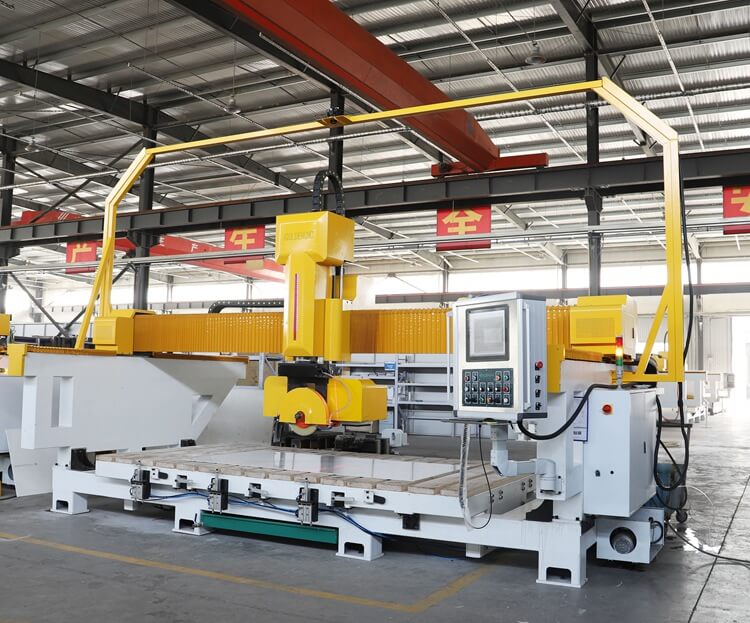 切石材的大型切割機 切石材的大型切割機